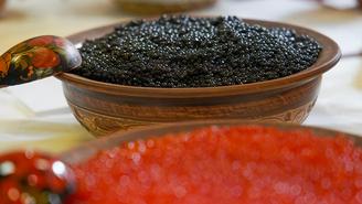 С чем нужно есть икру