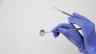 «Острое отравление организма»: почему смертельно опасно лечить зубы под наркозом