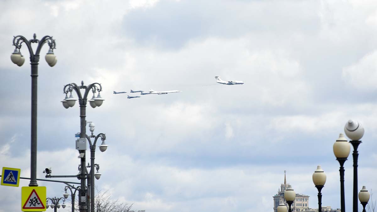 Репетиция авиационной части парада Победы прошла над Красной площадью
