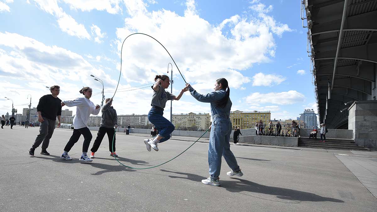 Школьников и родителей пригласили на тренировки в Парке Горького