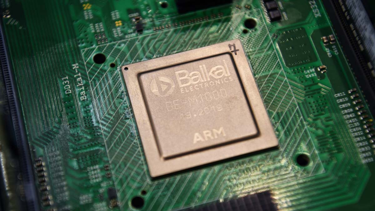 Чипы под санкциями: что происходит с российской микроэлектроникой