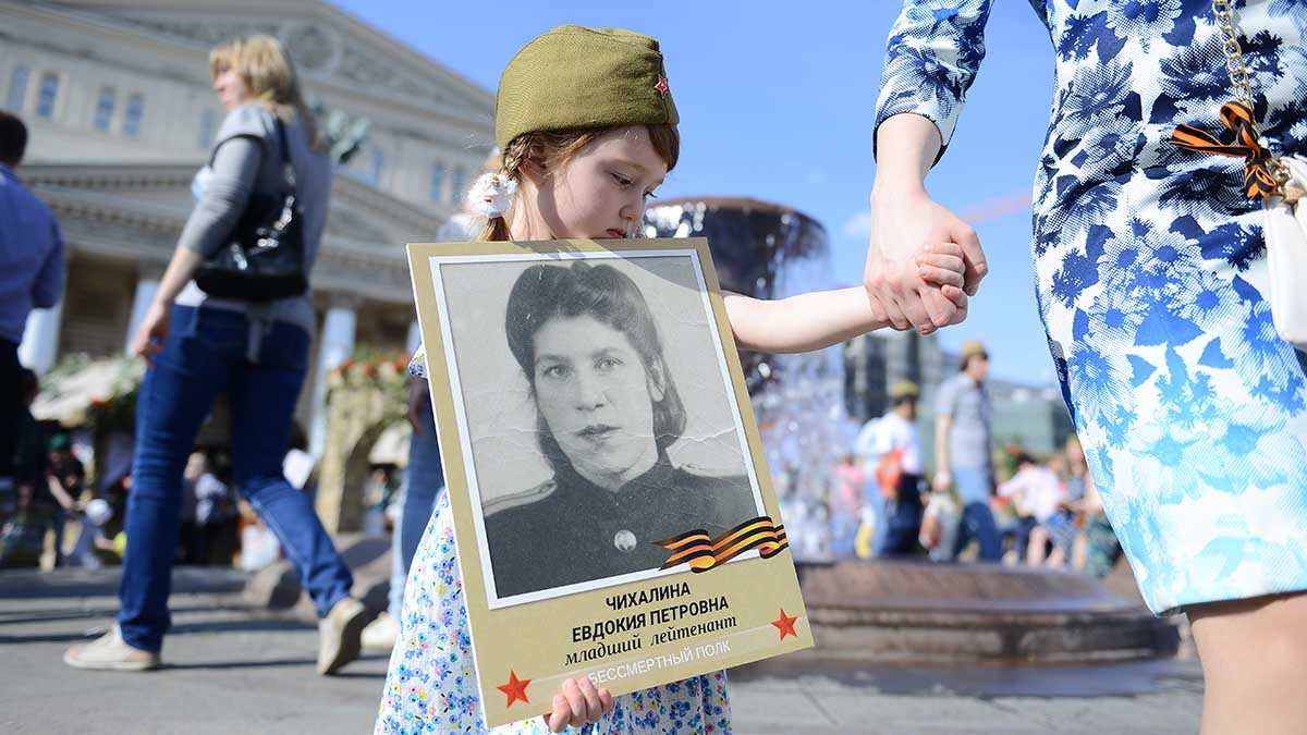 Волонтеры сделали 50 тысяч снимков участников акции «Бессмертный полк»