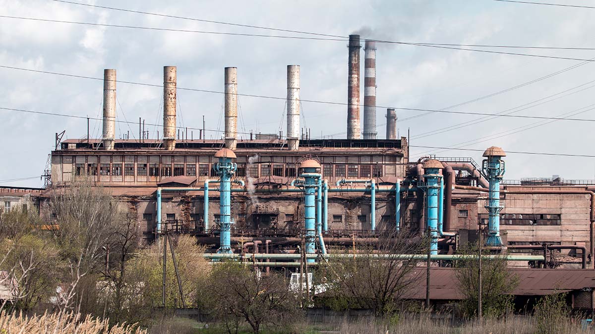 СМИ: Около 300 боевиков вышли с завода «Азовсталь» и сдались в плен