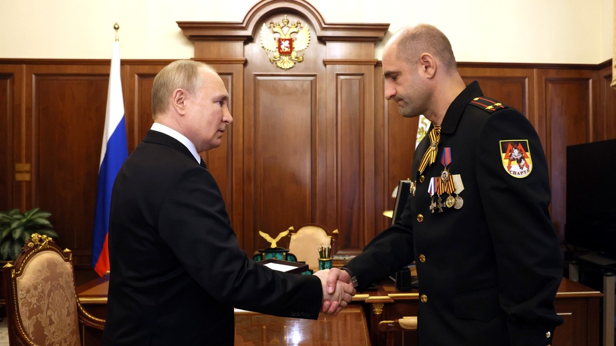 Путин встретился с отцом командира батальона «Спарта» Жоги