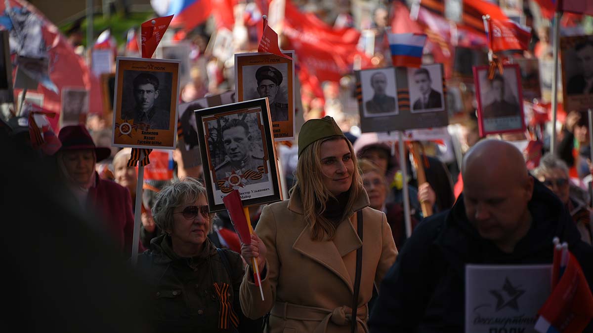 Шествие «Бессмертного полка» проходит в городах России