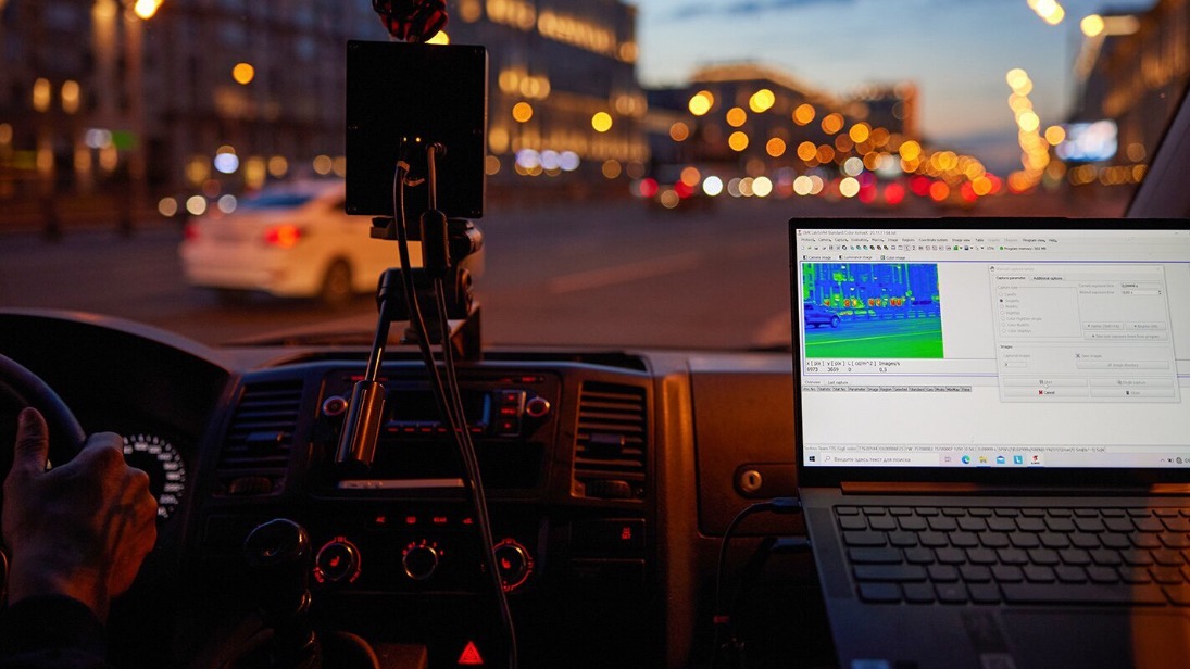 Жителям столицы рассказали о работе инженеров мобильной лаборатории Моссвета