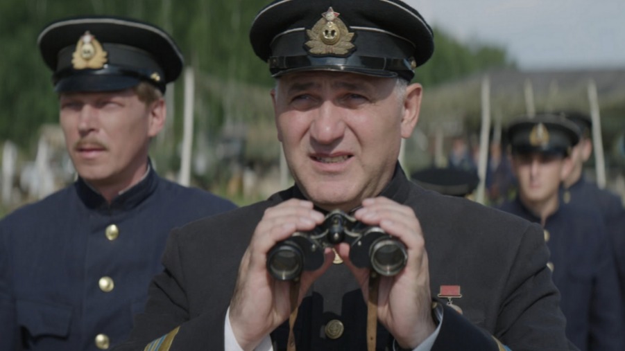 Сергей Пускепалис (в центре) в картине «1941. Крылья над Берлином» в роли командующего авиацией ВМФ СССР Семена Жаворонкова. Слева Алексей Овсянников в роли командира эскадрильи Баранова