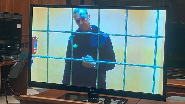 Мосгорсуд отложил рассмотрение апелляции на приговор Навального