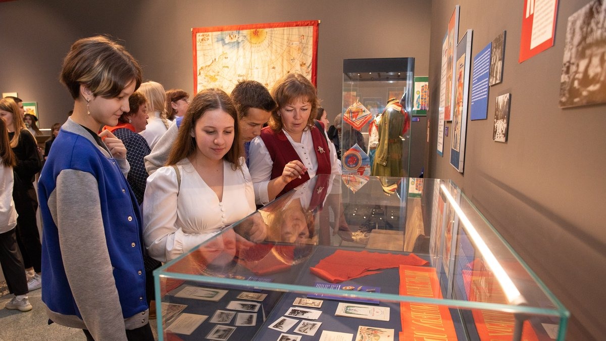 Музей Победы открыл выставку к 100-летию пионерии