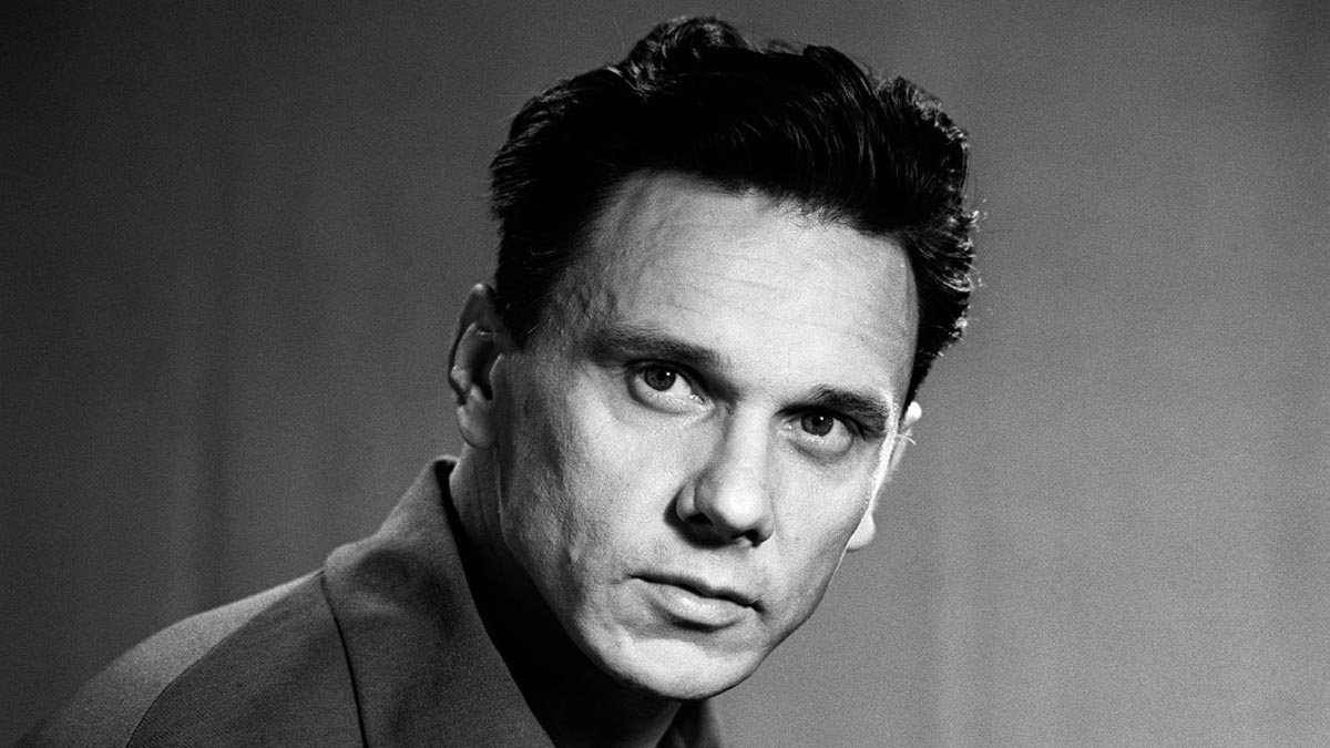 Мемориальную доску народному артисту РСФСР Юматову установили в Москве