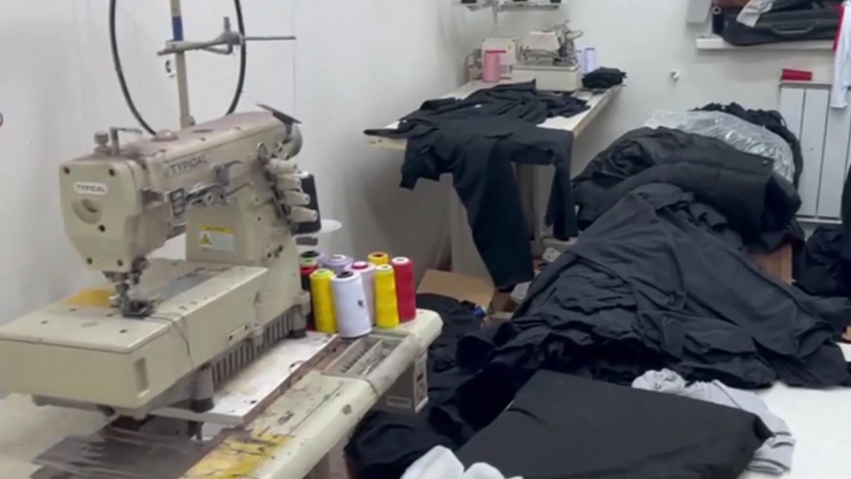Работники подмосковного швейного цеха оказались нелегальными мигрантами