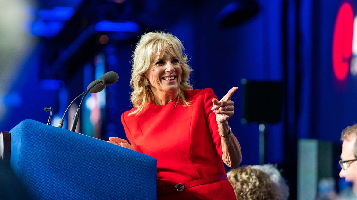 CNN: Жена Байдена сильно обеспокоена его состоянием