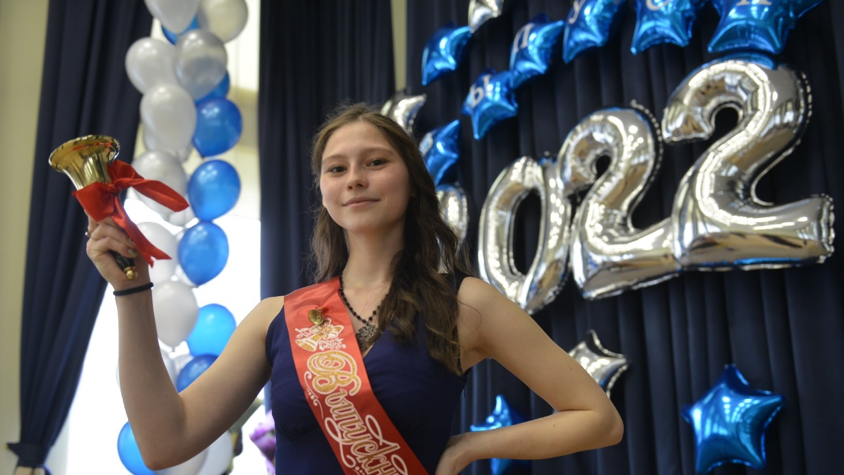 Ученица 11-го класса московской школы № 1560 «Лидер» Елизавета Шипулина. В будущем она собирается стать педагогом начальных классов и, возможно, вернуться в родную школу в качестве учителя