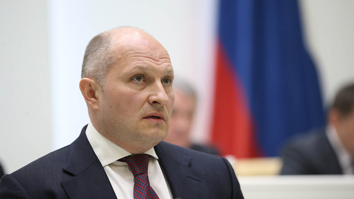 Путин назначил Александра Куренкова главой МЧС