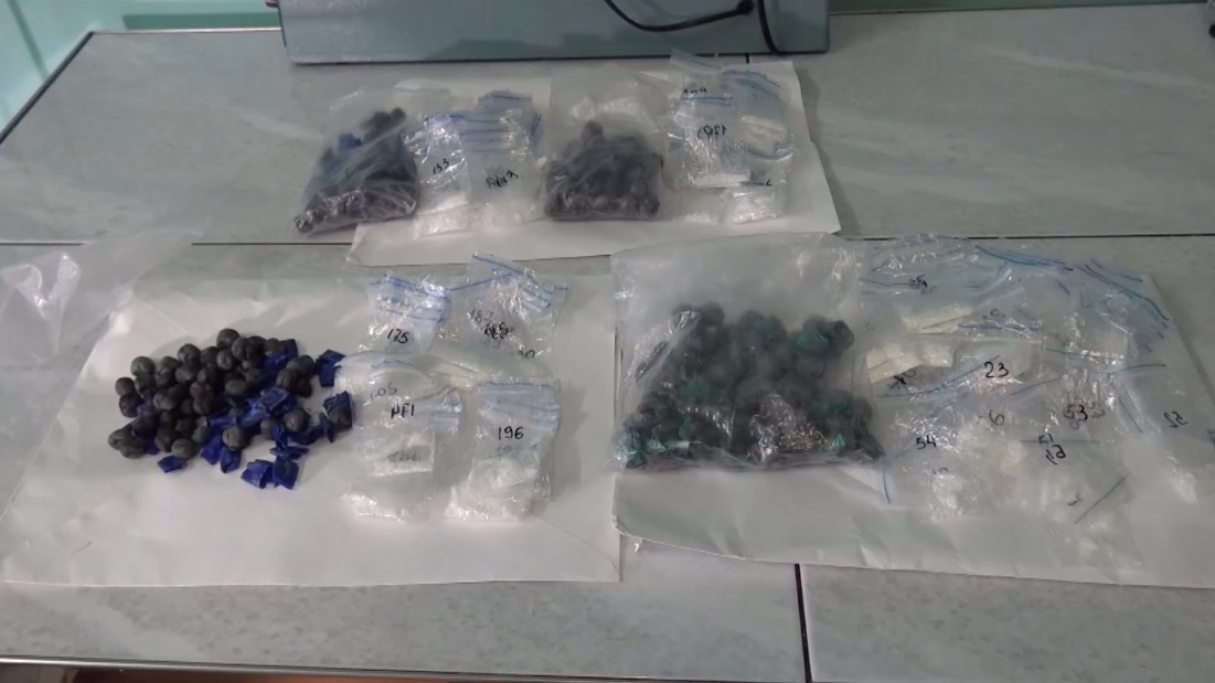 Более 200 свертков с наркотиками изъяли у жителя Королева