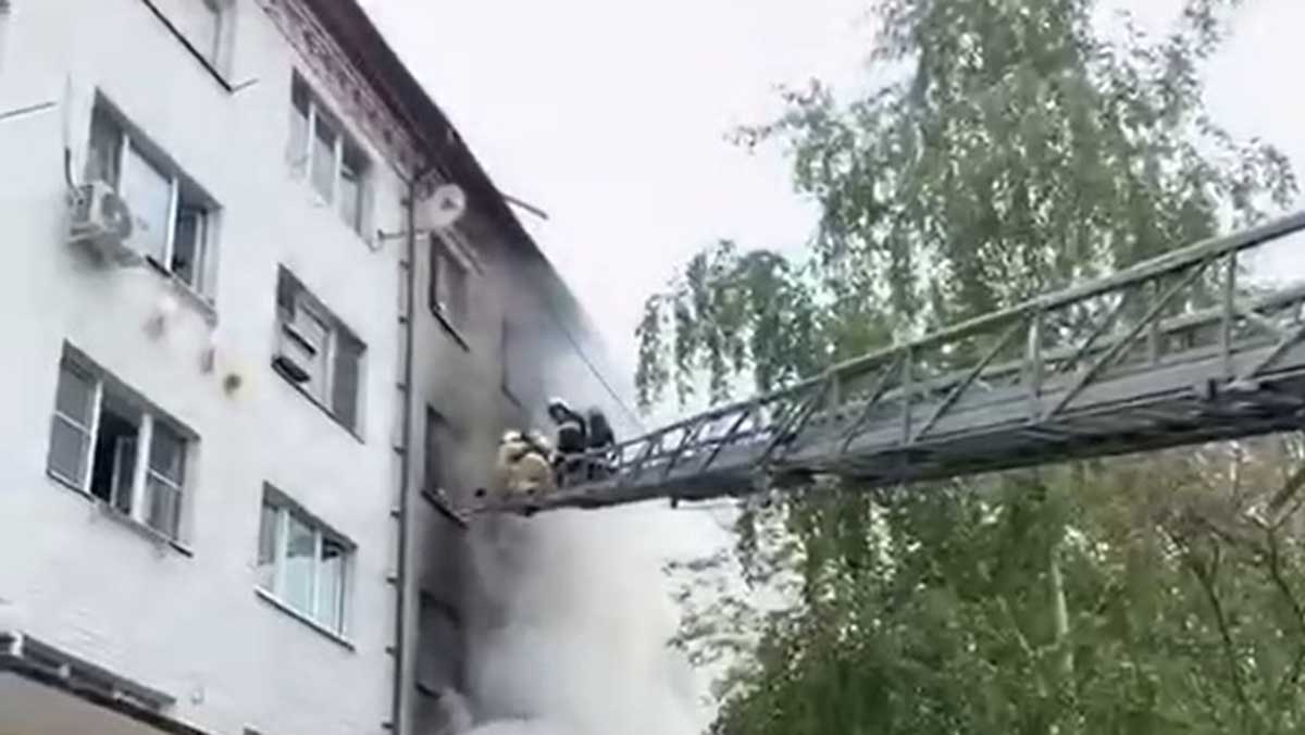 Пожар произошел в доме в подмосковном Раменском