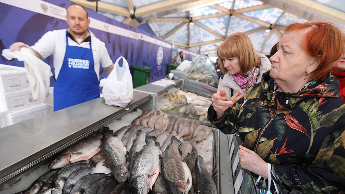 Москвичи сварят 100 литров ухи из стерляди с белыми грибами на фестивале «Рыбная неделя в Москве»