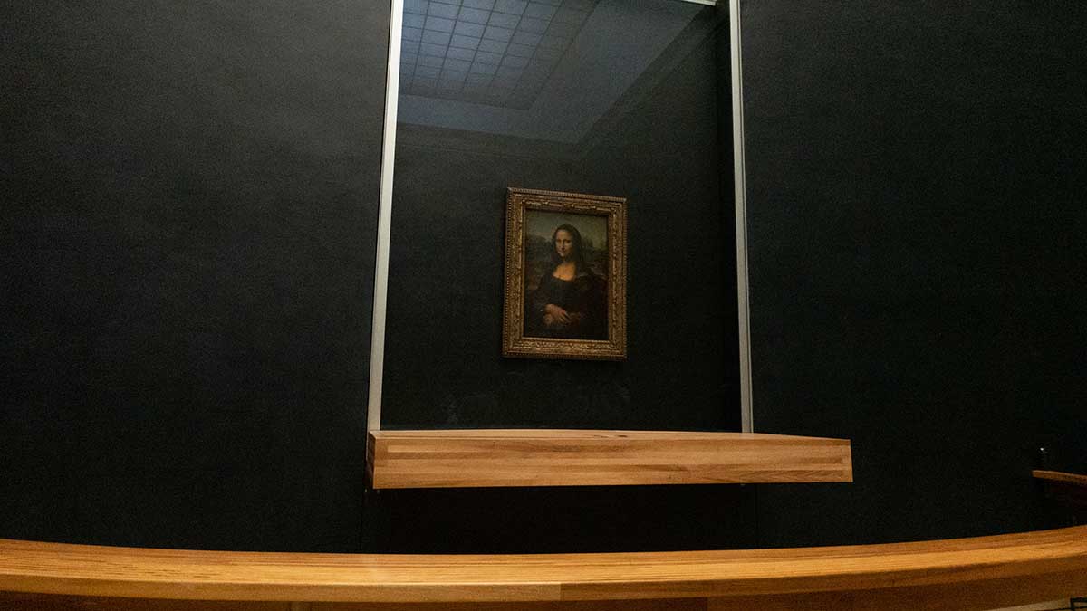 Прокуратура Парижа начала расследование после инцидента с картиной «Мона Лиза»