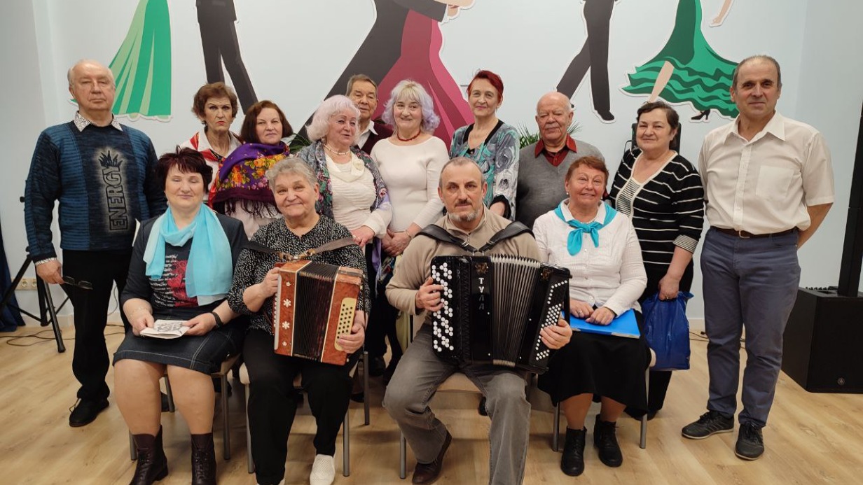 Москвичам рассказали о музыкальных клубах в центрах московского долголетия