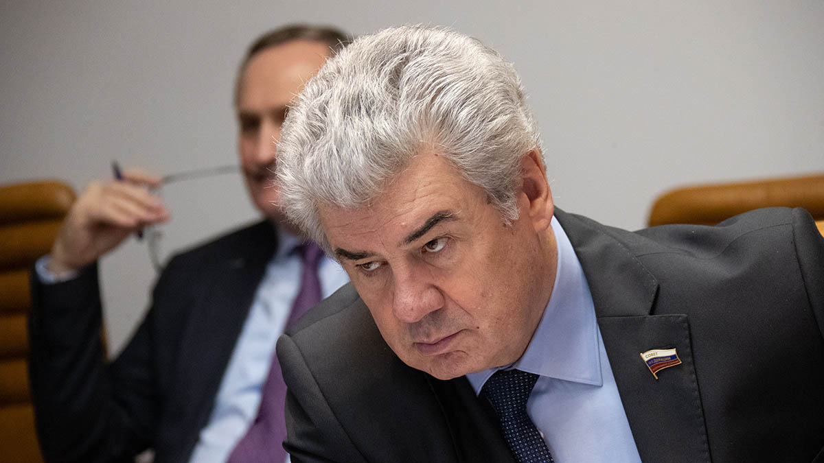 Бондарев: Выпускники военных кафедр не приравниваются к прошедшим военную службу