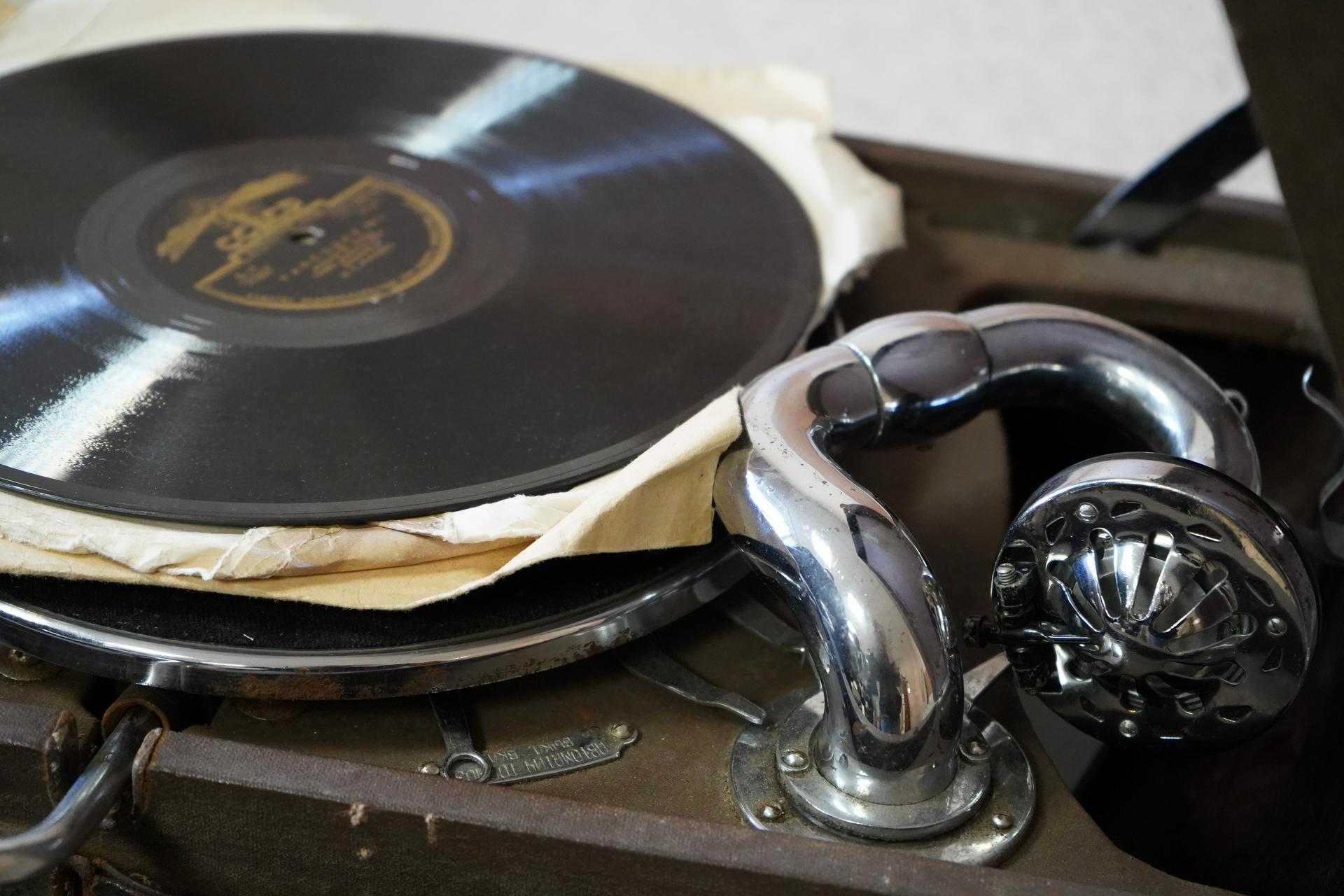 Продюсер Кушнир назвал причины популярности виниловых пластинок