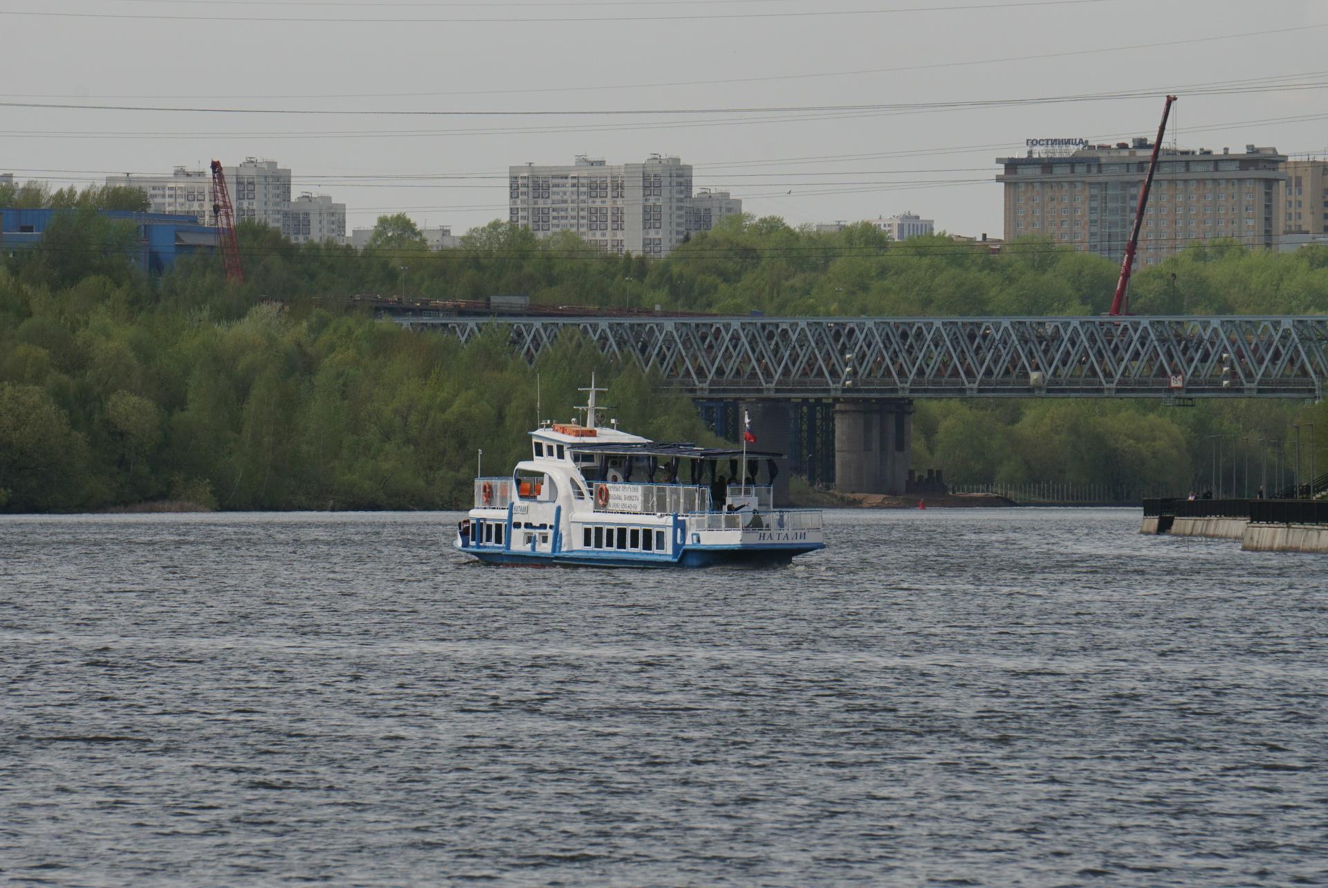 Водная акватория. Реки Москвы. Теплоход Москва. Речной трамвайчик в Москве. Теплоход Чувашия.