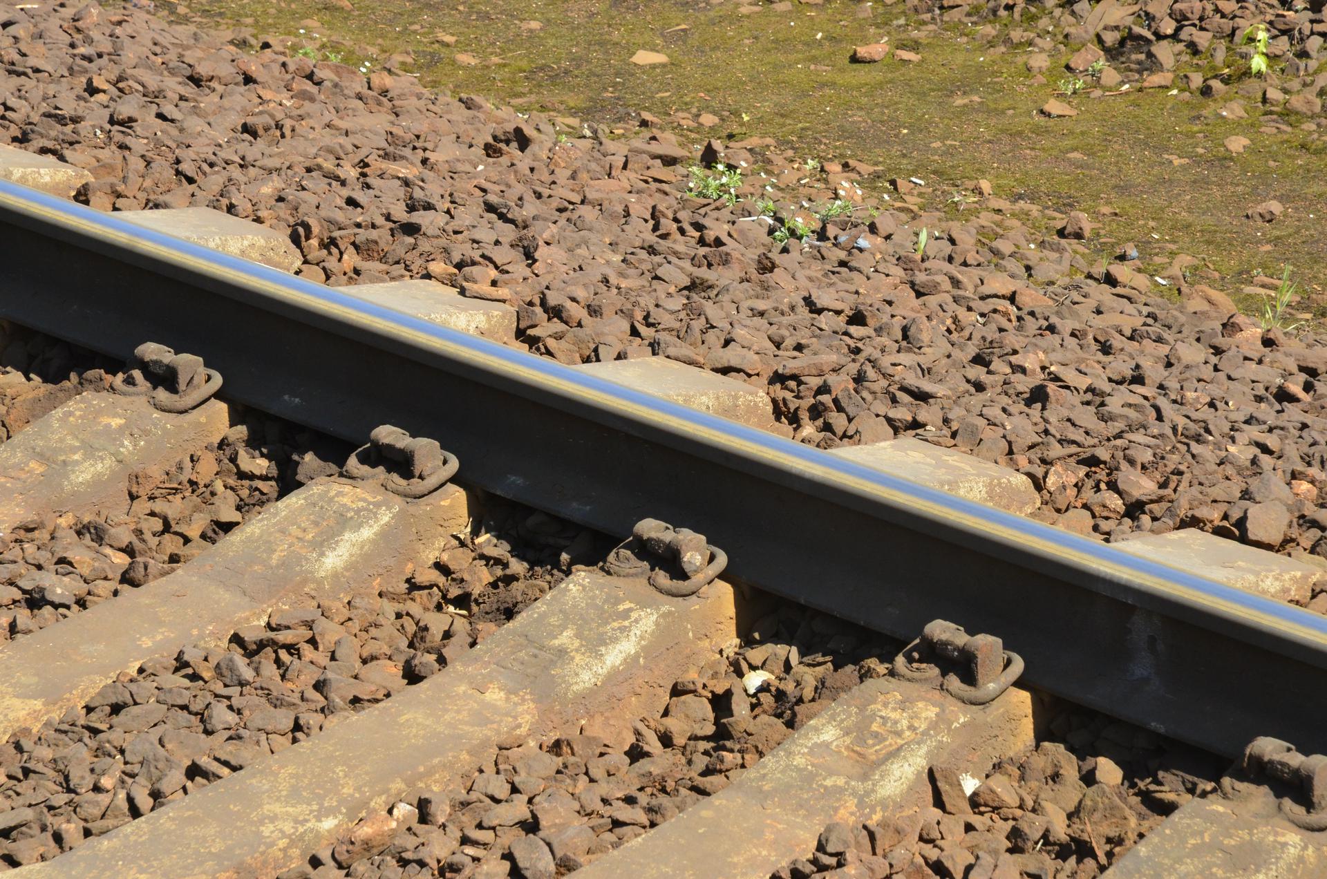 Брянский губернатор сообщил о срабатывании взрывного устройства перед грузовым поездом