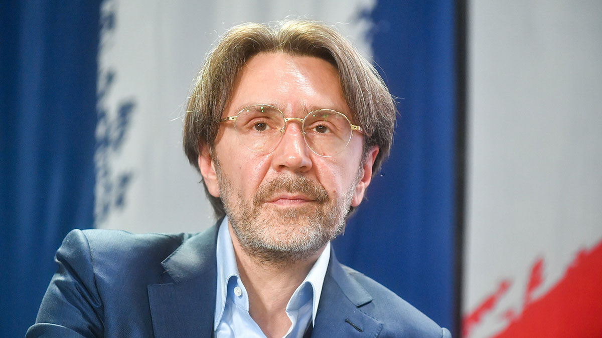 Shot: Четвертая жена музыканта Сергея Шнурова Ольга подала на развод