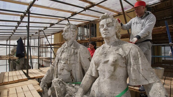 Москвичам рассказали, как проходит реставрация павильона «Зерно» на ВДНХ