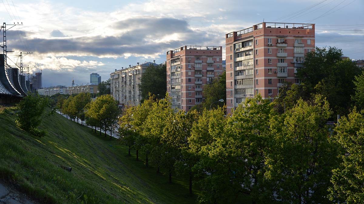 Заселяйся летом: цены аренды жилья в Москве начали снижаться