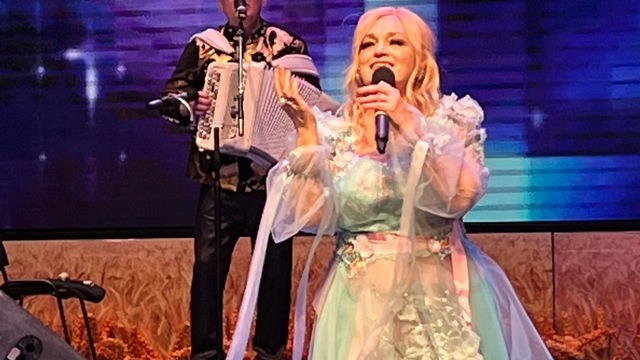 Кадышева отметила день рождения в новом образе