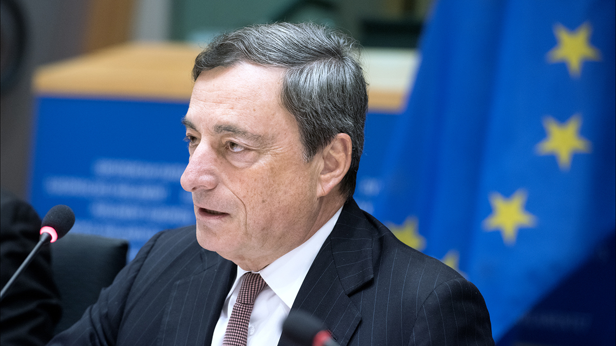 Премьер Италии Драги официально подал в отставку