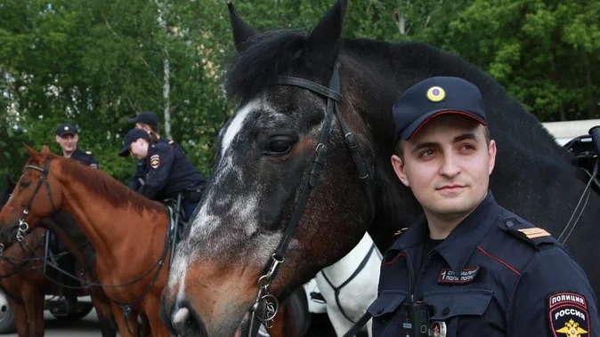 Конный патруль начал работу в парке «Яуза» 