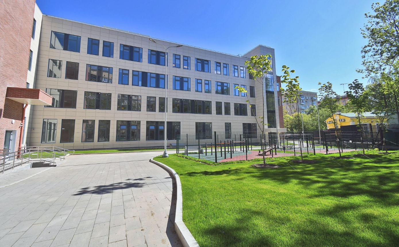 Загрутдинов: Учебный корпус на 400 мест построили в районе Сокол 