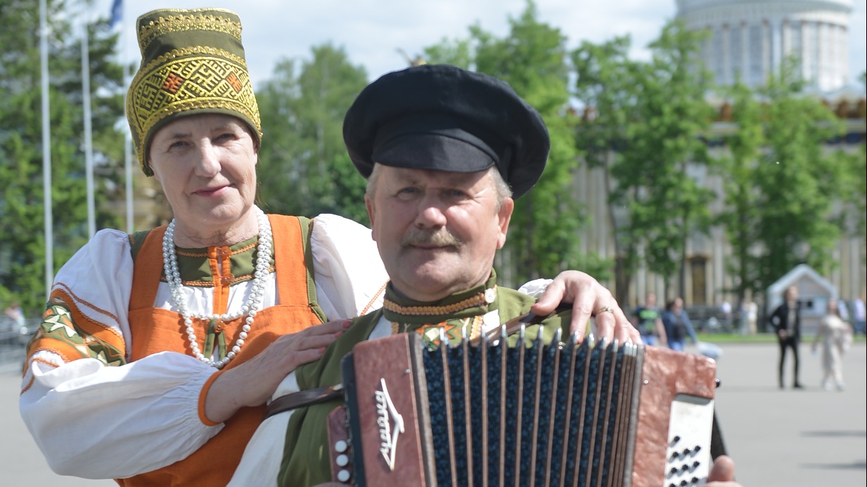 Песни карелов сканворд. Песни Карел.