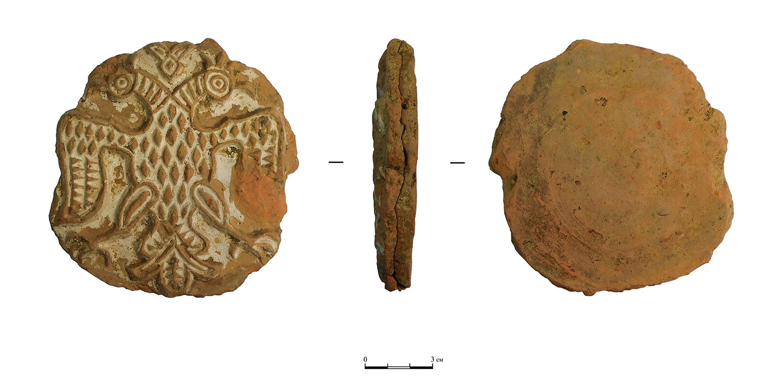 Столичные археологи отреставрировали изразцы с изображением двуглавого орла