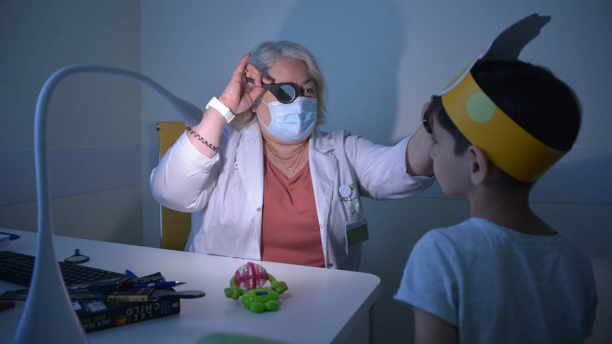 Ученые раскрыли, как выявить аутизм у детей при проверке зрения