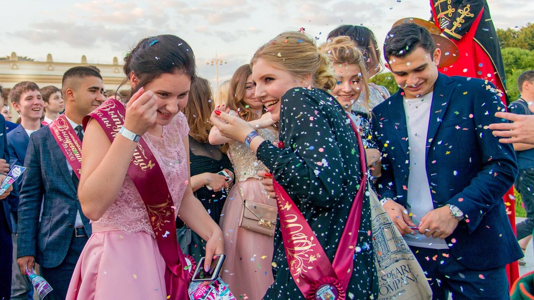 Около 35 тысяч человек посетят общегородской выпускной в Парке Горького в этом году