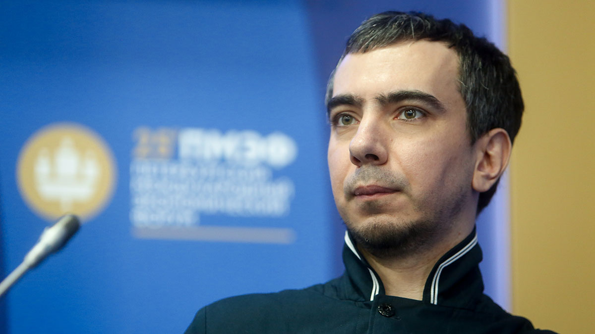 Наемник из США раскрыл пранкерам Вовану и Лексусу, куда пропадает оружие ВСУ