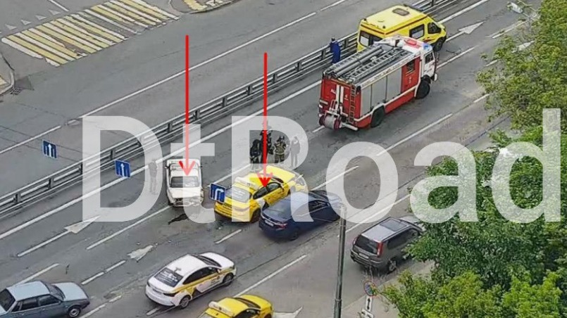 Движение восстановили на западе Москвы после столкновения автомобилей