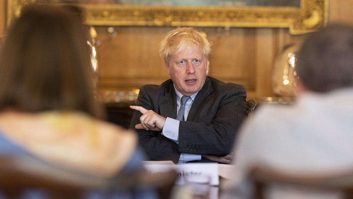 Джонсон раскритиковал Лондон за решение приостановить поставки оружия Израилю