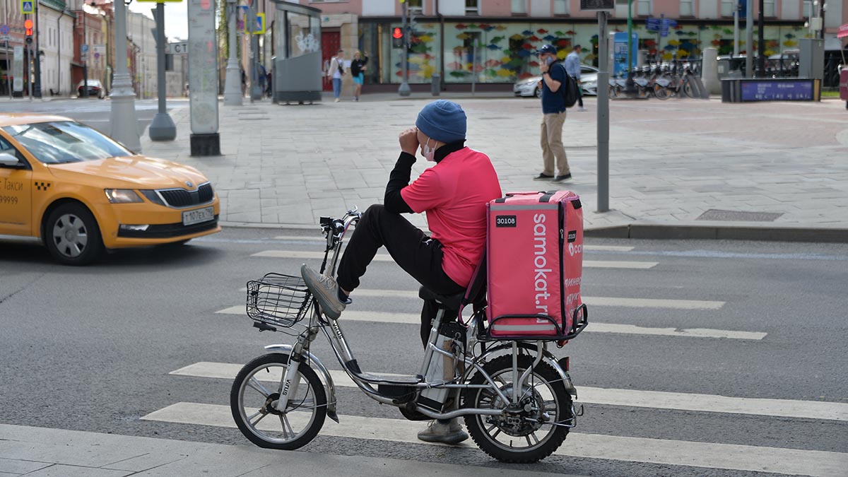 Курьеры «Самоката» избили жителя Люберец, заступившегося за девушку