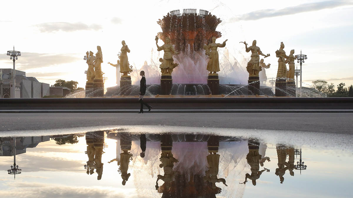 На колесе обозрения «Солнце Москвы» началась установка кабин 