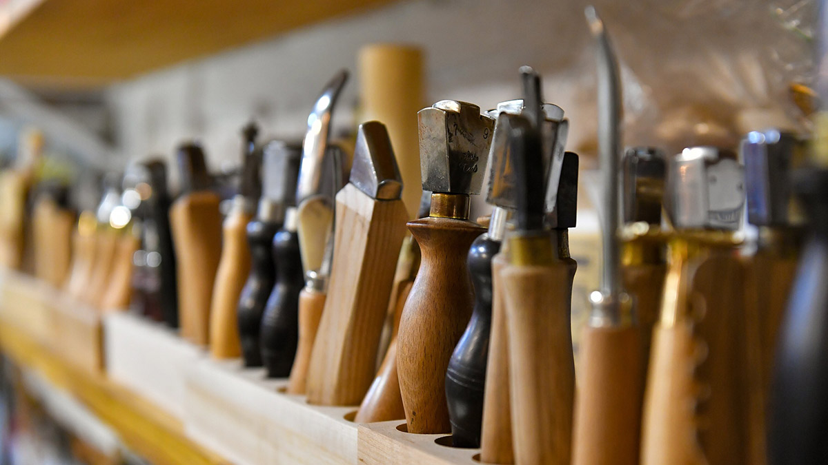 Гость столицы похитил из бытовки инструменты для ремонта лифтов