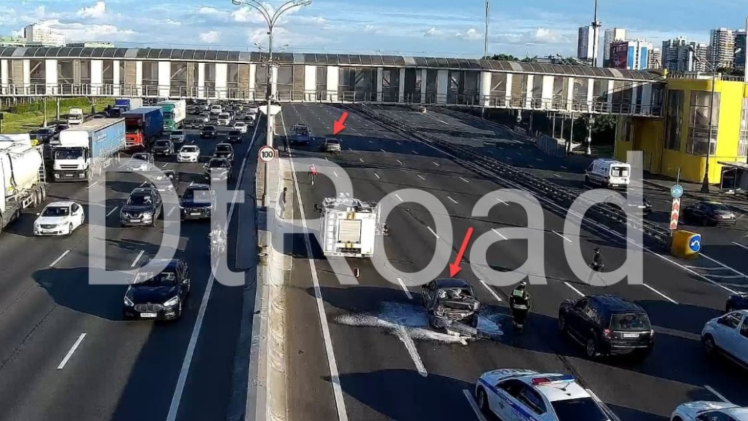Два автомобиля столкнулись на 55-м километре МКАД