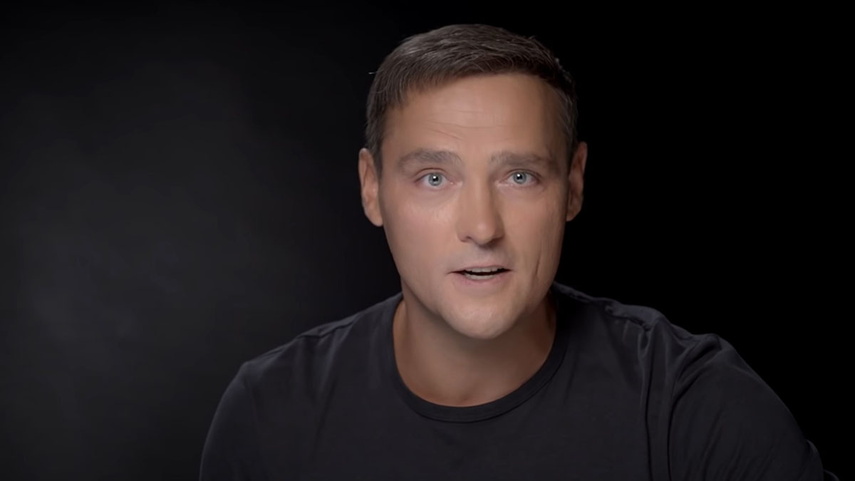 Брат Шатунова рассказал, как живет вдова певца после его смерти