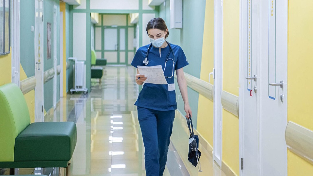 Специалисты роддомов повысят квалификацию по перинатологии в кадровом центре депздрава