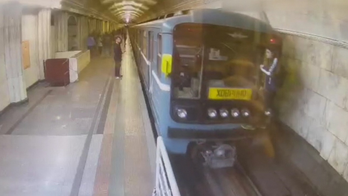 Зацепер прокатился на поезде в метро и получил штраф в размере 20 тысяч рублей