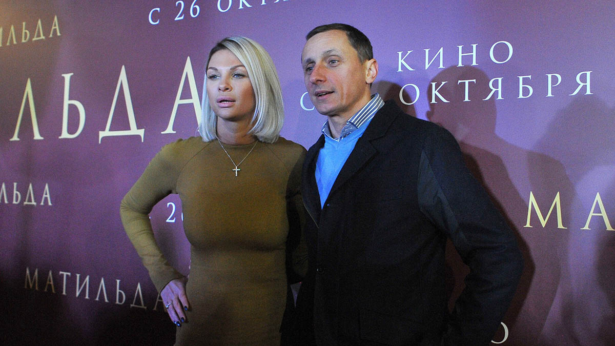 Вадим Галыгин опубликовал фото с беременной женой и двумя сыновьями