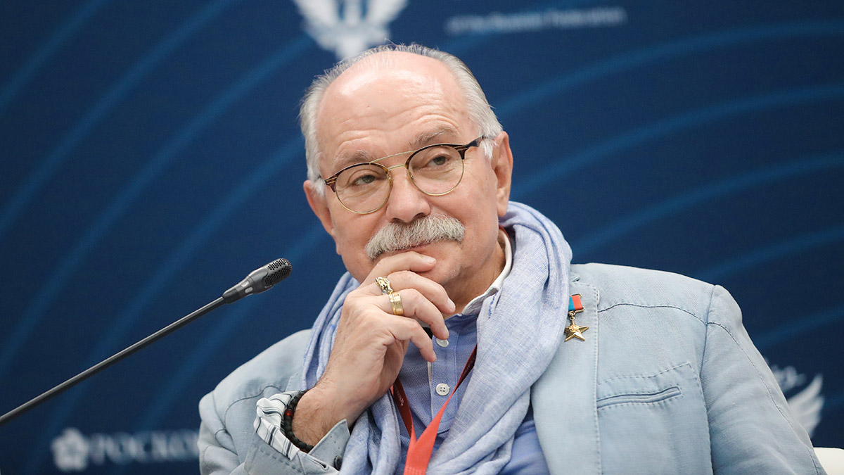 «Овощ безграмотный»: Михалков раскритиковал Милохина за незнание географии